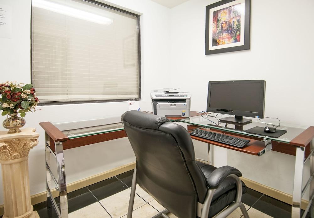 Governors Suites Hotel Oklahoma City Airport Area מראה חיצוני תמונה