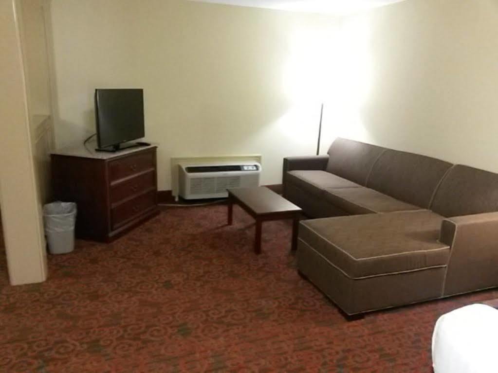 Governors Suites Hotel Oklahoma City Airport Area מראה חיצוני תמונה
