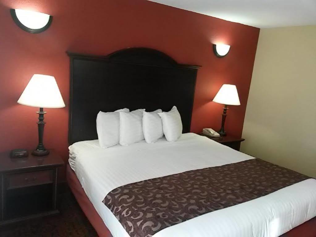 Governors Suites Hotel Oklahoma City Airport Area מראה חיצוני תמונה
